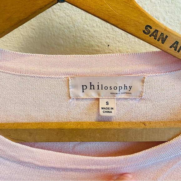 ⭐️ Philosophy Long Bell Sleeve Pink Pullover Top - Picture 6 of 6